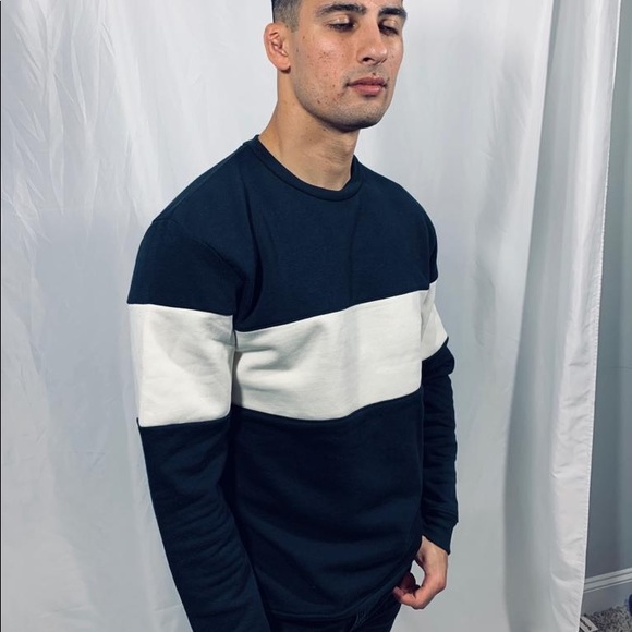 Sweaters - Picture 8 of 8